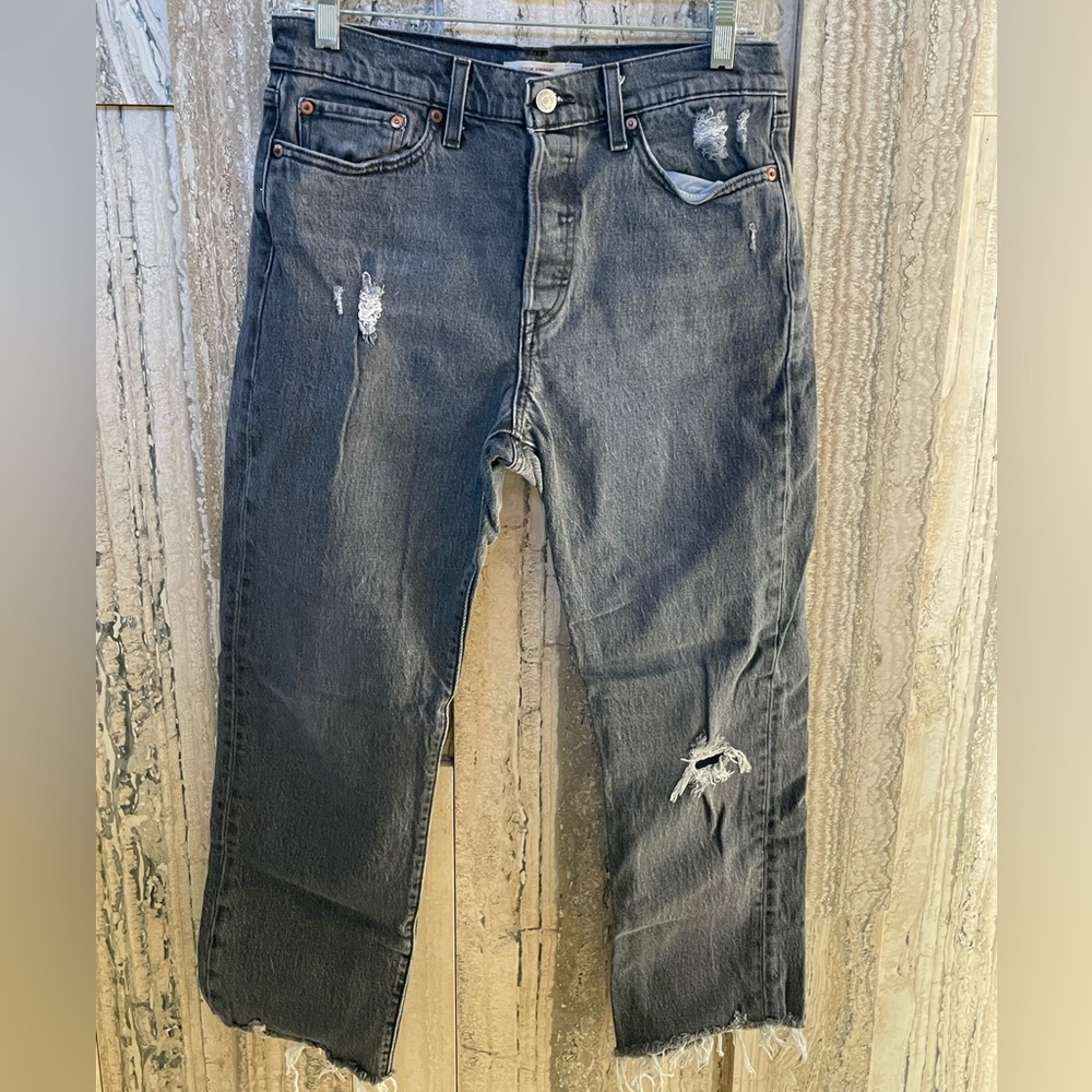 Levi's Women's Wedgie Straight Ankle Jeans, Grey Wash Distressed, Size 29